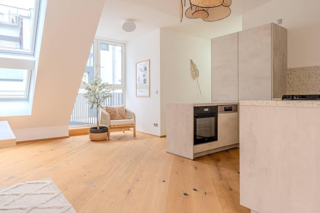 Neustift Deluxe Apartment Виена Екстериор снимка