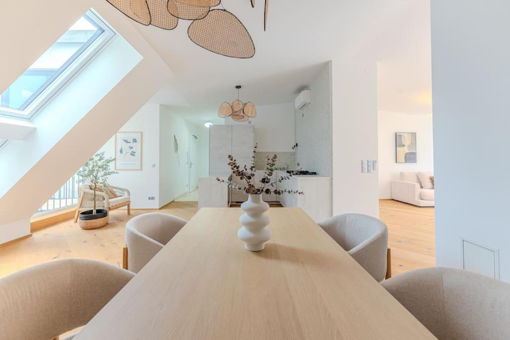 Neustift Deluxe Apartment Виена Екстериор снимка