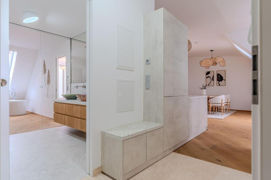 Neustift Deluxe Apartment Виена Екстериор снимка